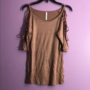 Pink shirt w/ open crisscross sleeves women’s M